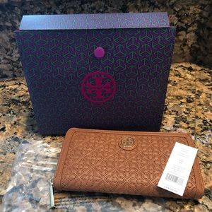 NWT! Tory Burch Bryant Continental Wallet.